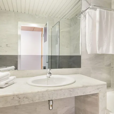 Catalonia Transit Hotel
