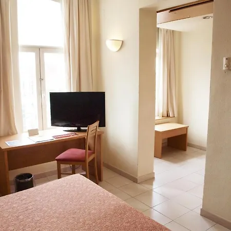 Catalonia Transit Hotel 3*