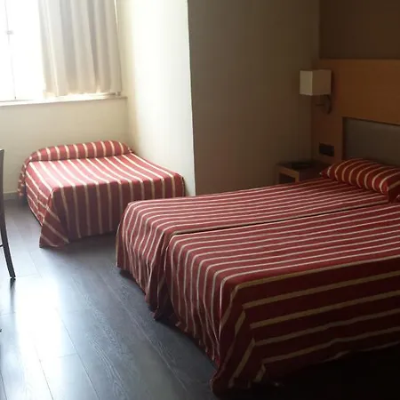 Ξενοδοχείο Catalonia Transit 3*